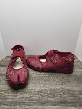 Nike Air Rift IH7318-677 Botanical Team Red Pale Ivory Women's Size 11 New